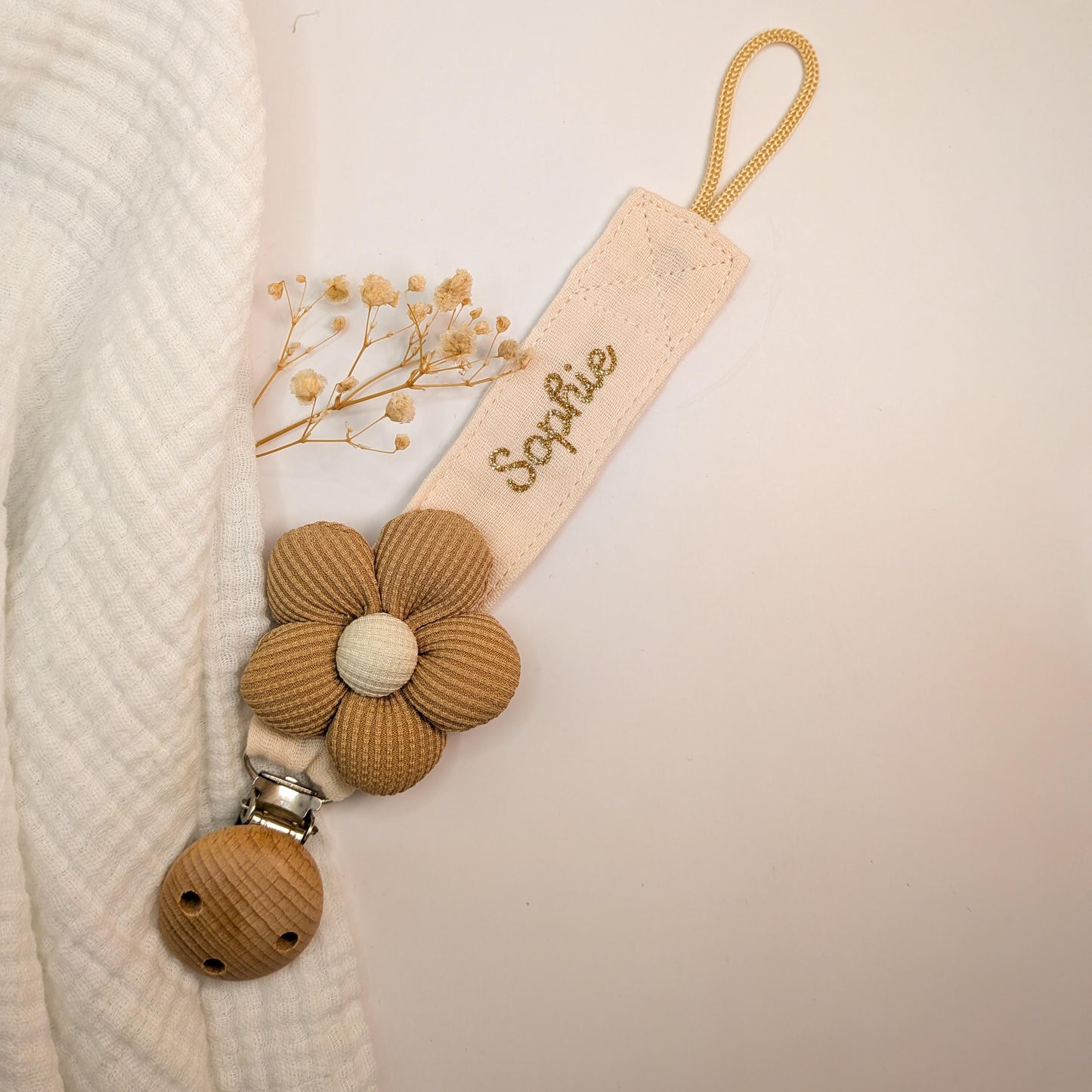 Attache Tétine Personnalisée – Fleur en Gaze de Coton avec Prénom