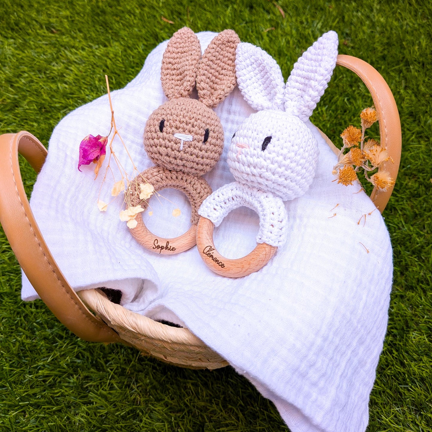 Hochet Bébé Personnalisé – Lapin en Bois et Crochet avec Prénom