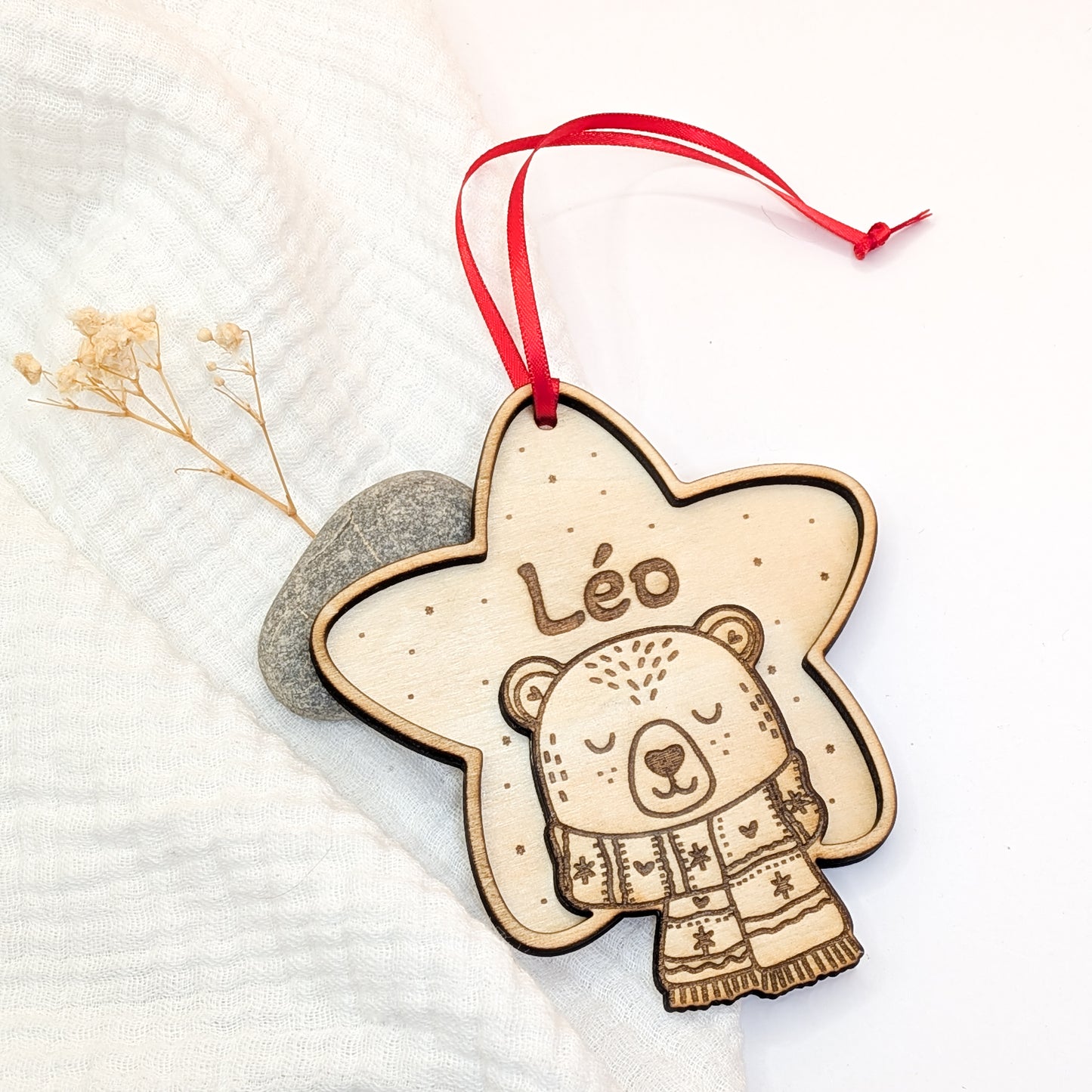 Étoile de Noël Personnalisée en Bois – Décoration de Sapin Gravée pour Enfant