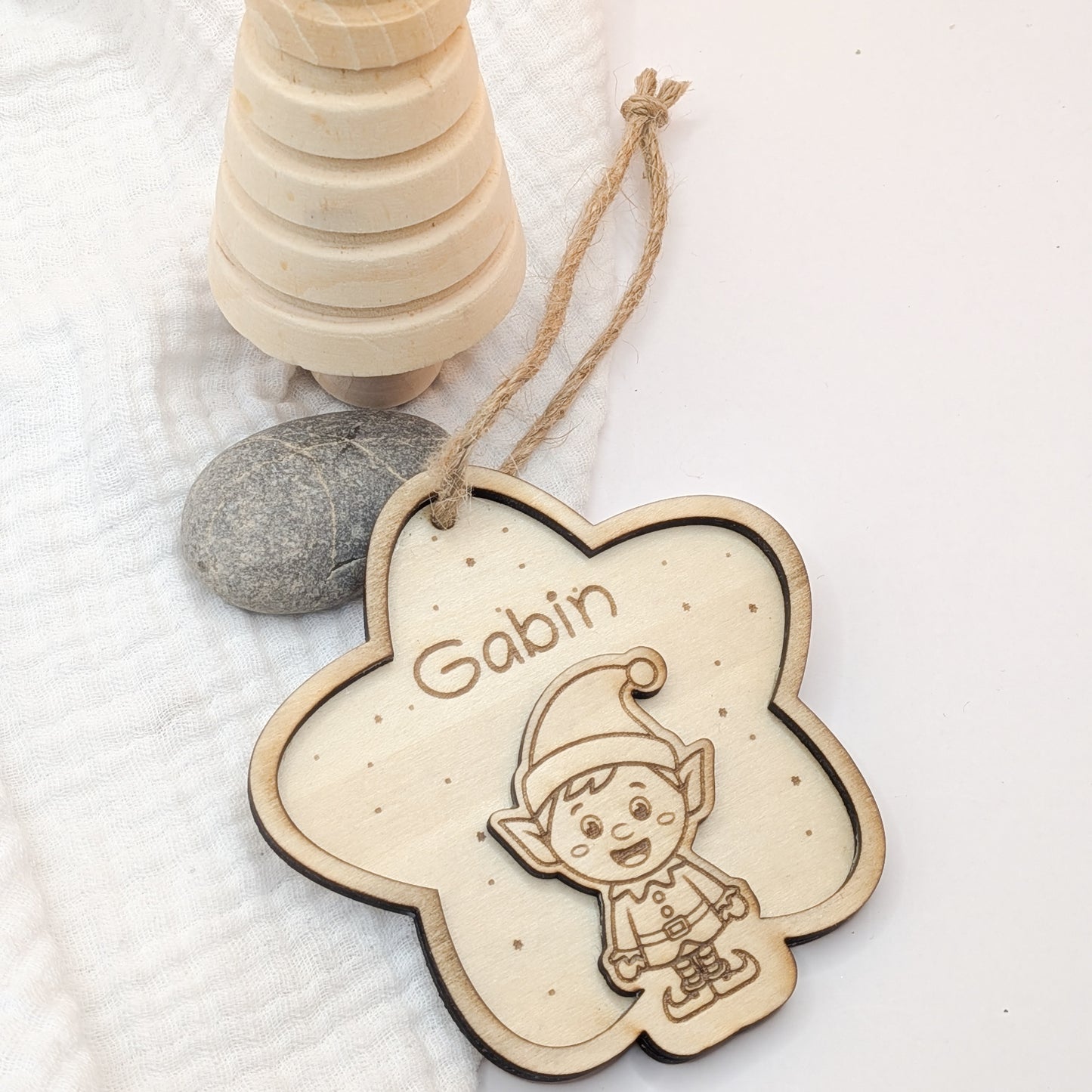 Étoile de Noël Personnalisée en Bois – Décoration de Sapin Gravée pour Enfant