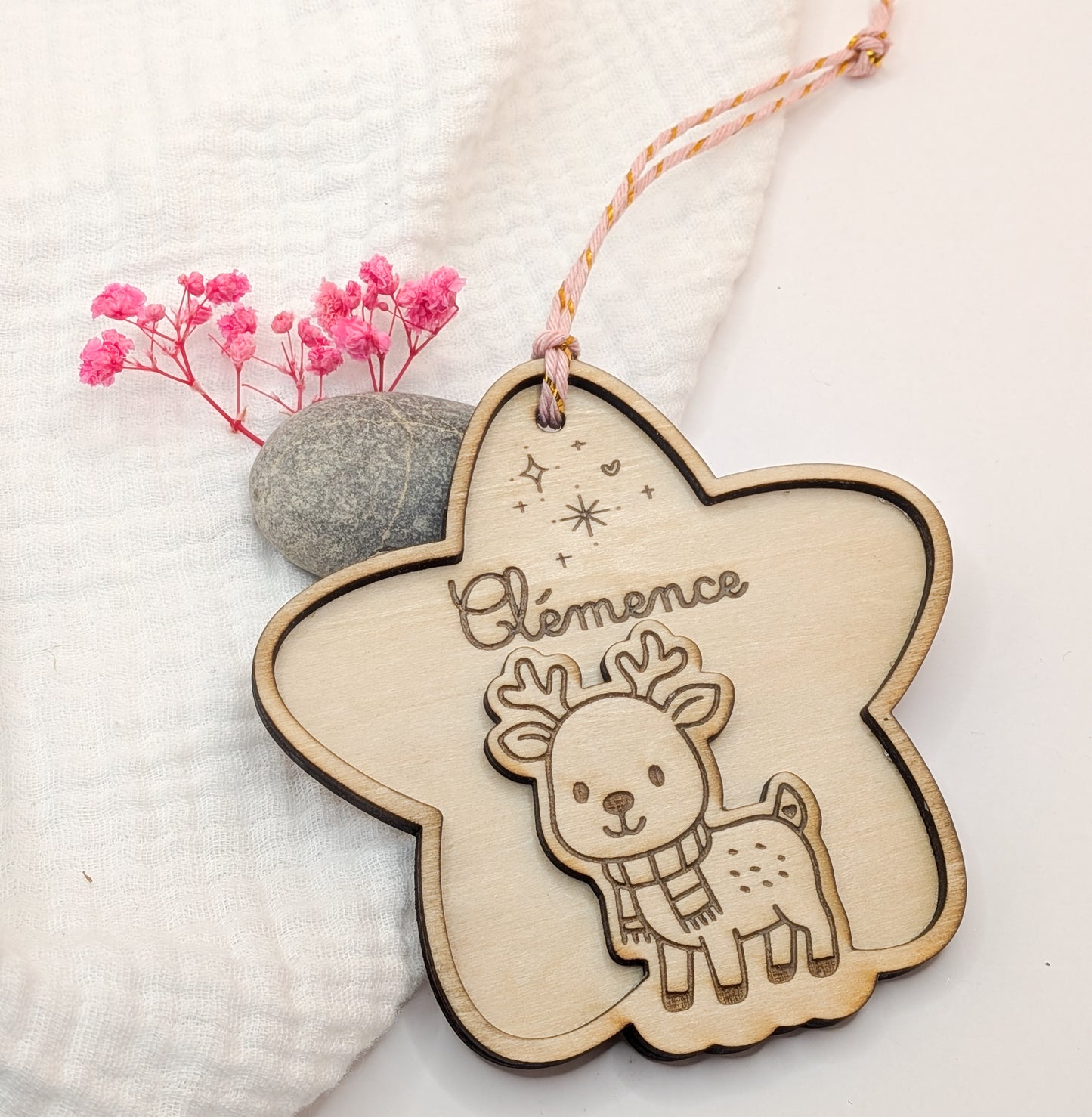 Étoile de Noël Personnalisée en Bois – Décoration de Sapin Gravée pour Enfant