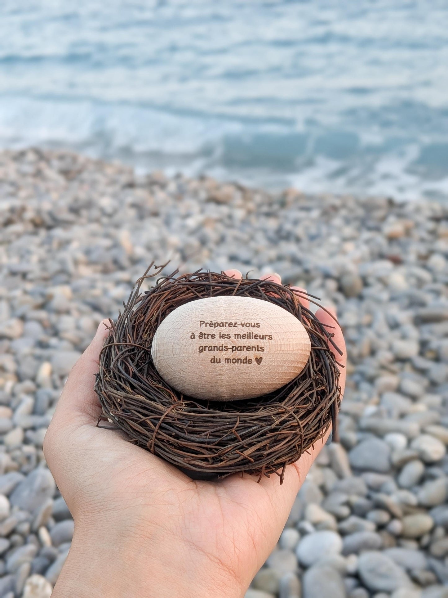 Œuf en Bois Personnalisé – Annonce de Grossesse Originale | Cadeau Futurs Grands-Parents, Bébé en Route, Gravure sur Mesure