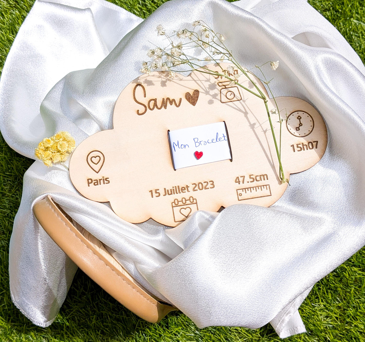Support Bracelet de Naissance Personnalisé en Bois – Souvenir Bébé Fille Garçon | Carte Nuage Cadeau Naissance Original