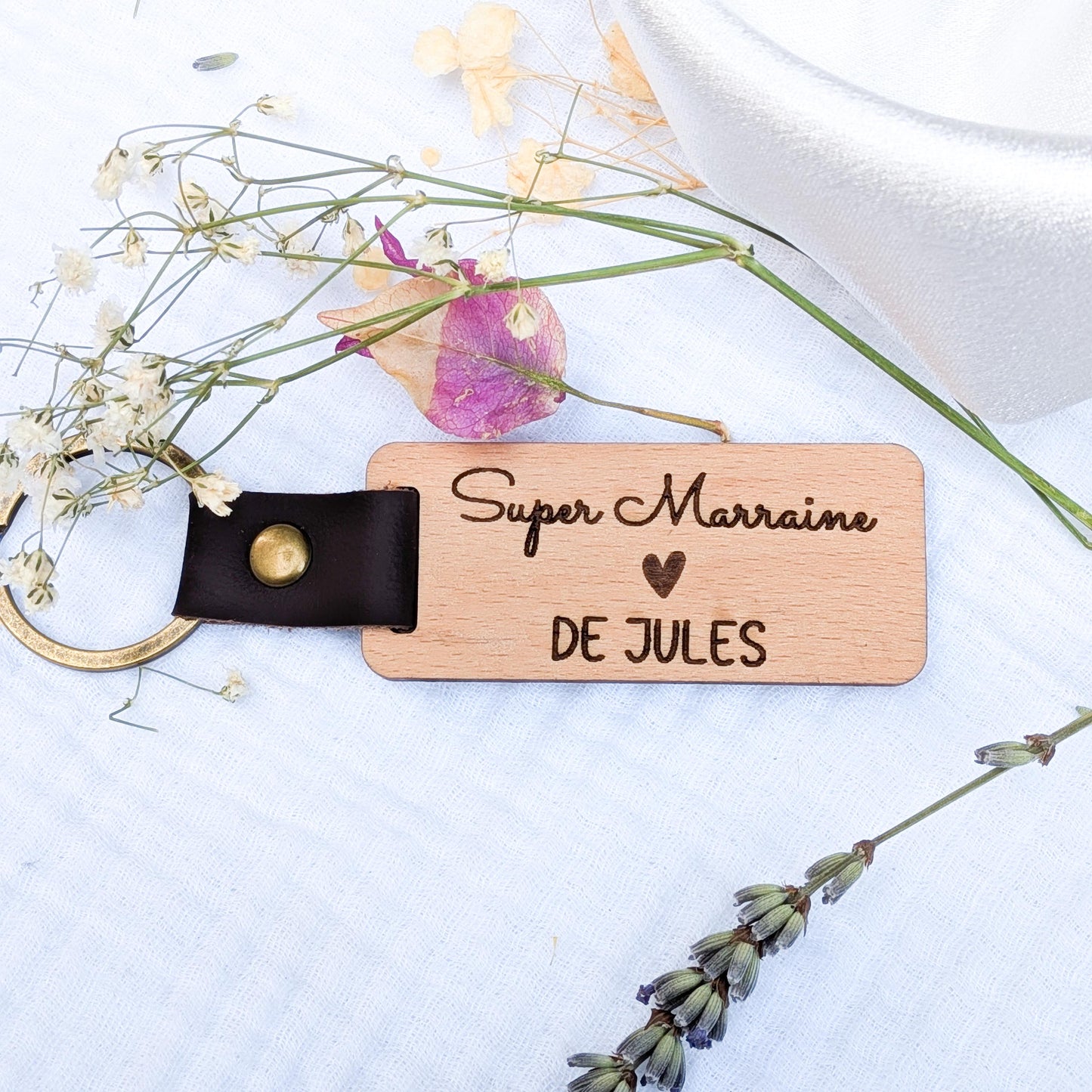Porte-clés bois gravé personnalisé – Cadeau Baptême, Marraine, Parrain