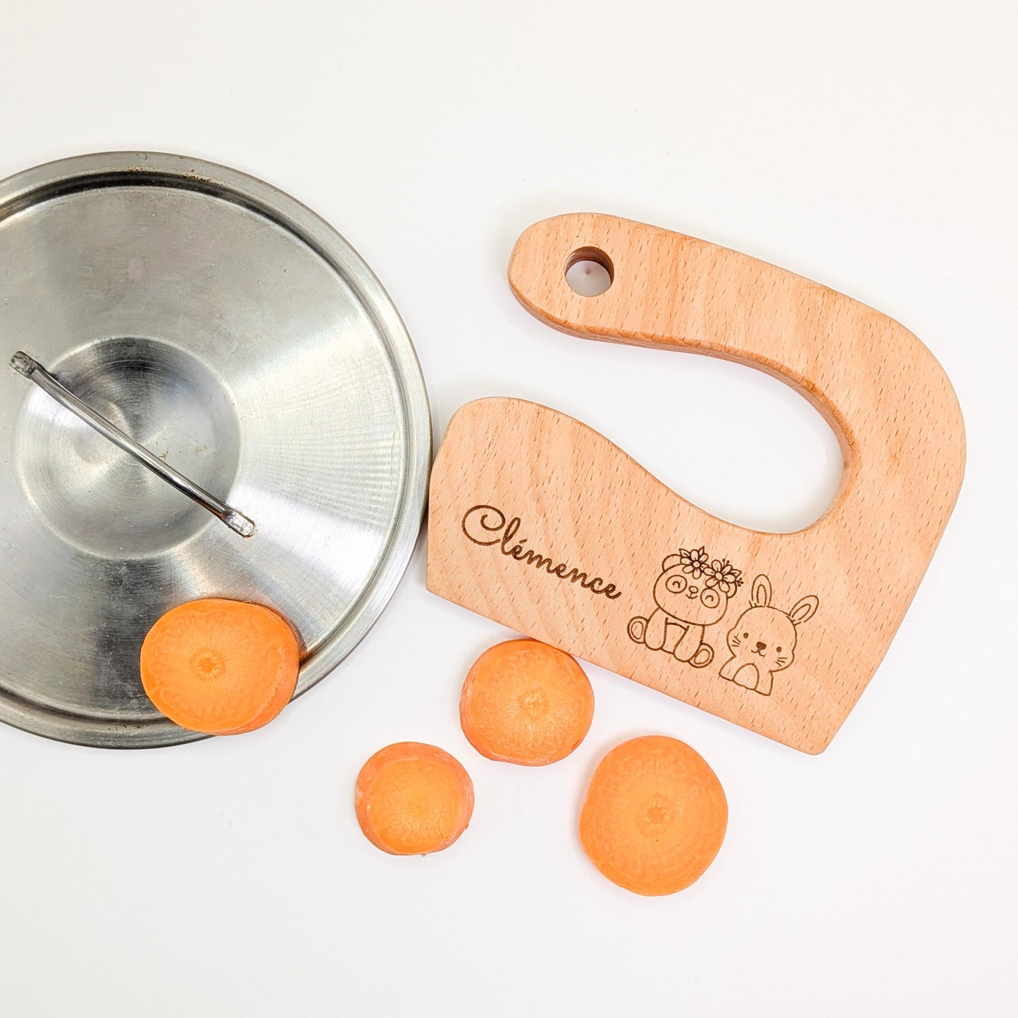 Couteau Enfant Sécurisé en bois gravé - Méthode Montessori - Couteau Montessori Personnalisé pour bébé.