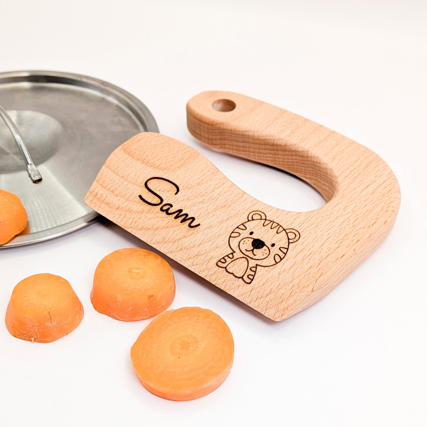 Couteau Enfant Sécurisé en bois gravé - Méthode Montessori - Couteau Montessori Personnalisé pour bébé.