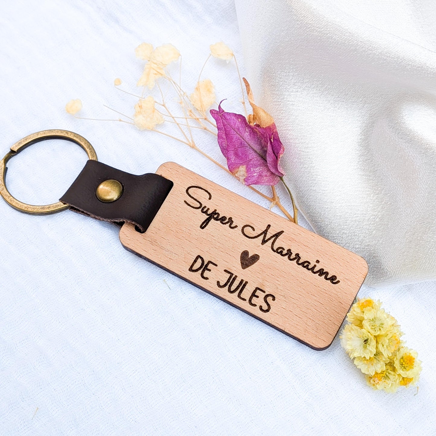 Porte-clés bois gravé personnalisé – Cadeau Baptême, Marraine, Parrain