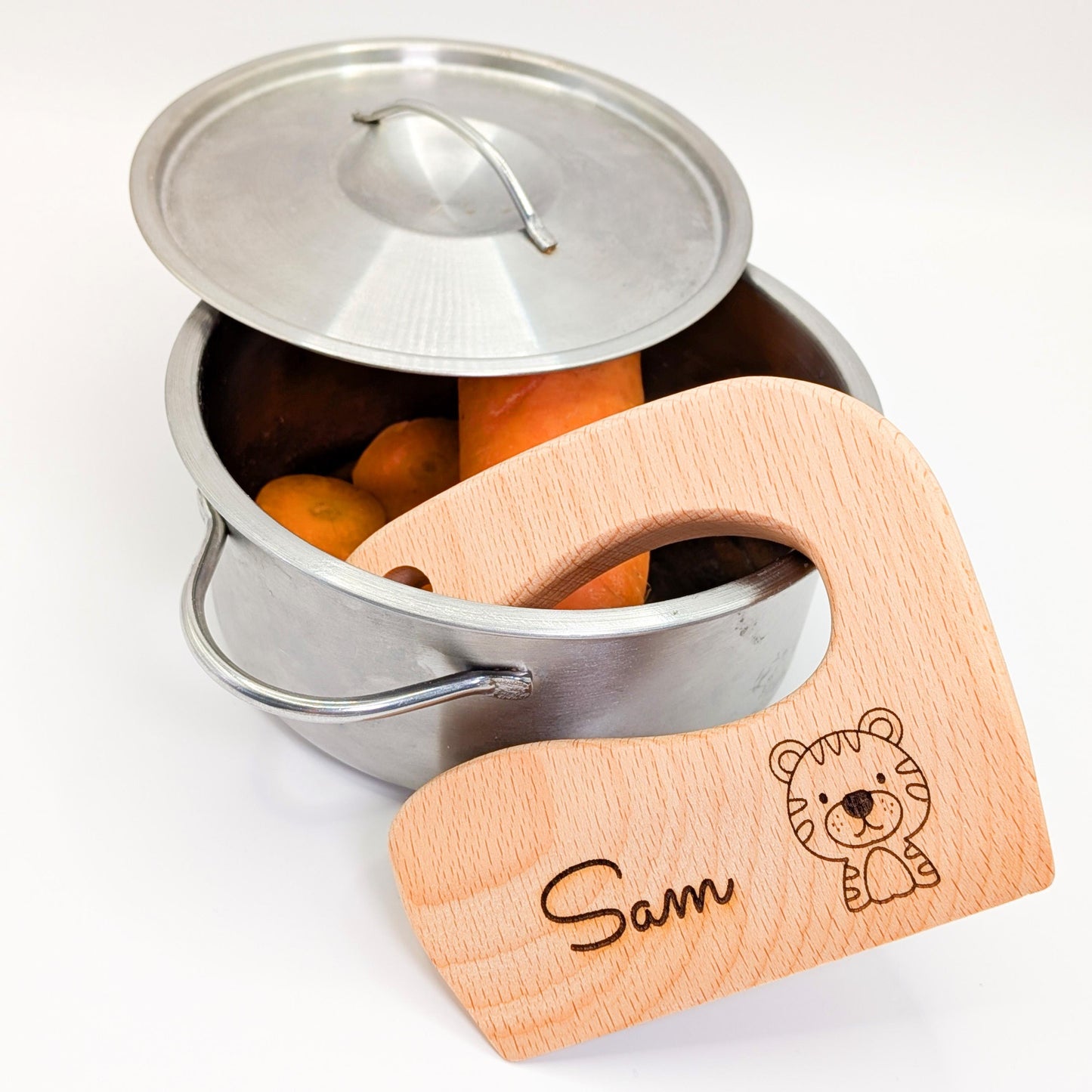 Couteau Enfant Sécurisé en bois gravé - Méthode Montessori - Couteau Montessori Personnalisé pour bébé.