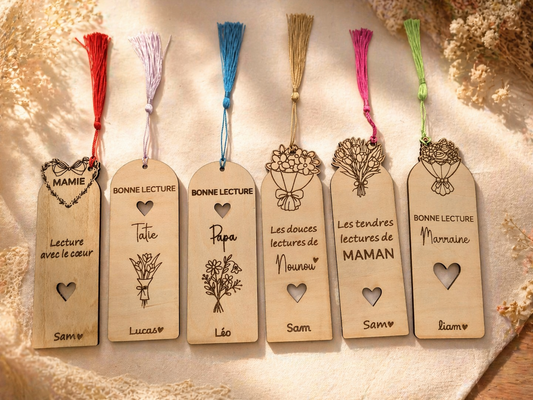 Marque-page personnalisé en bois – Cadeau unique pour maman, mamie, marraine, nounou ou maîtresse