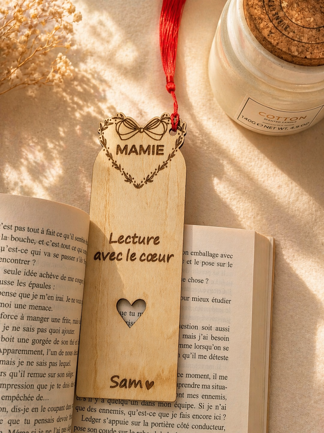 Marque-page personnalisé en bois – Cadeau unique pour maman, mamie, marraine, nounou ou maîtresse