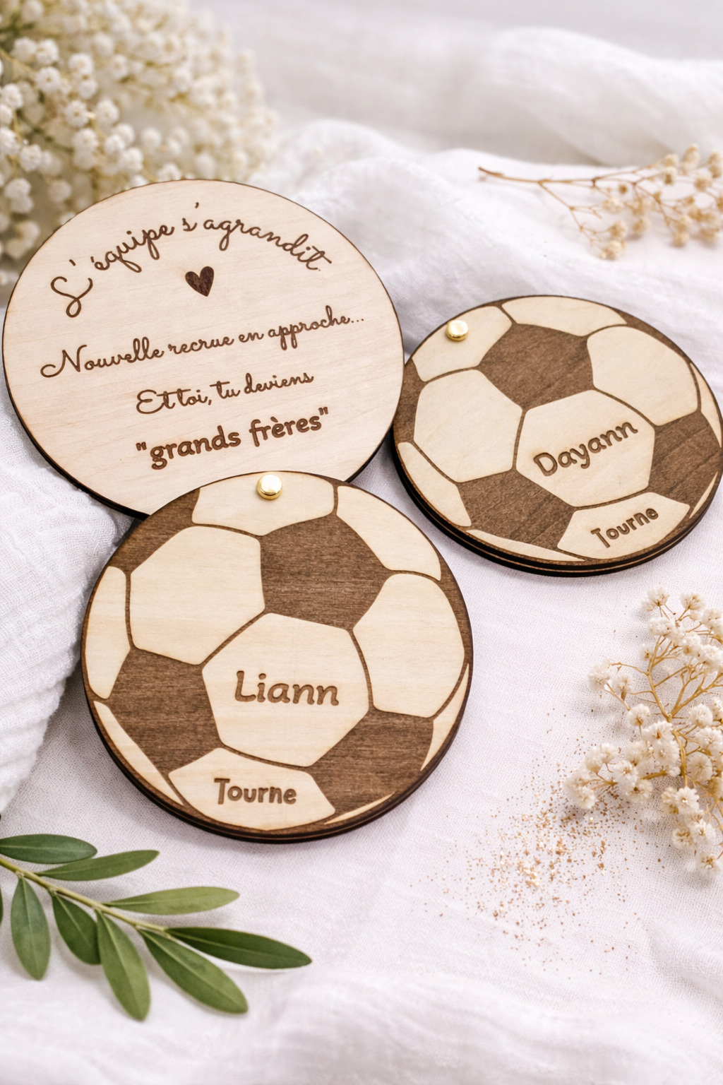 Annonce Grossesse Personnalisée – Grand Frère, Tonton, Parrain – Carte Football en Bois – Cadeau Annonce Bébé