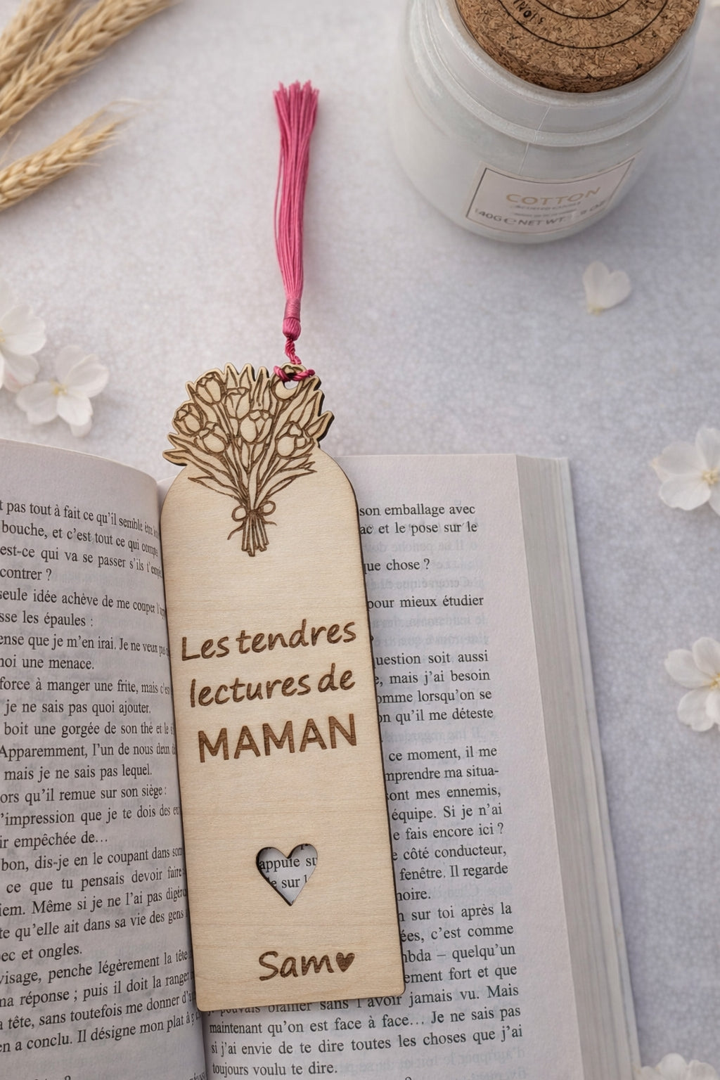 Marque-page personnalisé en bois – Cadeau unique pour maman, mamie, marraine, nounou ou maîtresse