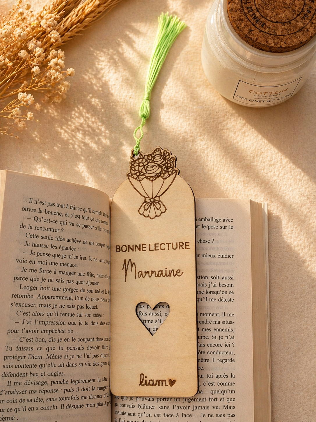 Marque-page personnalisé en bois – Cadeau unique pour maman, mamie, marraine, nounou ou maîtresse
